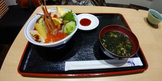 Shiogamasakabatasei - 海鮮丼(松)