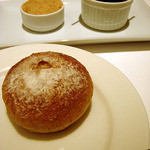 リエットとオリーブ、そしてホカホカのパン