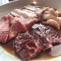 天空焼肉 星遊山 - 上カルビ、ハラミ、豚、鶏
