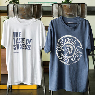 GloriousChainCaféのオリジナルグッズも展開中