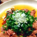 地鶏屋ごくう - 「レバ刺って表記していいんですか！？」って思ったら、低温調理でした。 レバ刺しが好きで色々食べましたが、これは格別。 こんなにふわふわ、クリーミーなレバーは初めて。