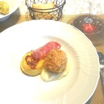 La Brianza - 和歌山県産きわみトウモロコシすごく糖度の高いトウモロコシが随所に使われているお皿。きわみトウモロコシのフランとモルツェッロのクロケットポレンタとフィノッキオーナ。モルツェッロのクロケットおいしかった～