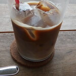 ニッタコーヒースタンド - アイスカフェラテ