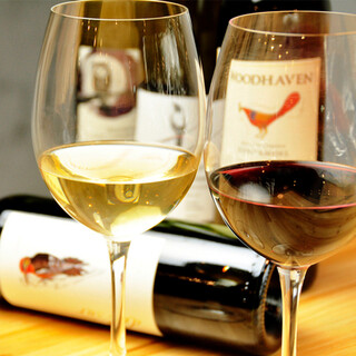 こだわりのワイン♪カラフルなカクテルは女性に大好評！