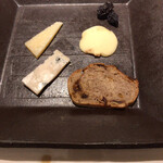 フランス料理 ル・クール - チー盛り合わせ(パルミジャーノレッジャーノ24ヶ月、エポワス他)