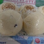 気楽な家 - 胡麻トッピングが朝まんじゅう大根葉