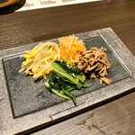 黒毛和牛焼肉 薩摩 牛の蔵 - ナムル盛合せ