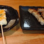 Kushiyaki Rakushu Moja - 鶏皮 