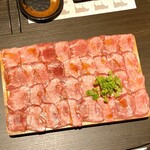 黒毛和牛焼肉 薩摩 牛の蔵 - 牛タン絨毯1面焼