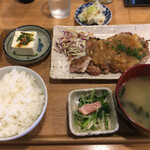 とり男 - 鶏の炭火焼き定食