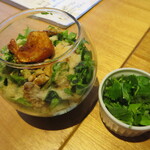 SETOUCHI 檸檬食堂 - ガーリックシュリンプとパクチーのグリーンサラダ