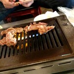 神保町食肉センター - ロースターでいただきます