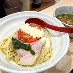拉麺大公 - トマトとバジルの塩つけ麺