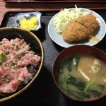 肴亭杉家 - 中落ち丼定食900円