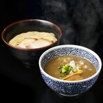 Nibo Shitsuke Mem Miyamoto - 桁違いのスープ濃度を誇る
      
      オンリーワンの煮干しつけ麺
      
      麺は風味豊かな自家製極太ストレート
      
      原価を無視した贅沢な一杯！
      