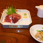 さざほざ - かつおの刺身、まぐろの煮物
            