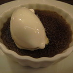 ICARO miyamoto - ピスタチオのブリュレ　リコッタチーズのジェラート