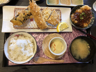 Misoya - ナス、串カツ、ヒレカツ、味噌カツの
                        日替わりランチ