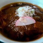 となりのカレー屋さん - ラーメンに、カレーがかけてあります