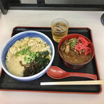 Shirakawa Soba - きざみうどん570円、小あいがけ丼360円