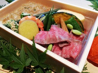 Gion Iwamoto - 京都肉のローストビーフが入った季節弁当