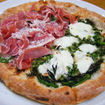 エンボカ 京都 - プロシュート＆たらの芽ピザ