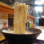 Bushikiwami - 白とんこつ720円をトッピング無料券で激辛麺アップ