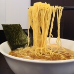 麺屋 ながとみ - 醤油らーめん750円税込 麺アップ