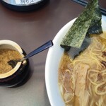 Menya Nagatomi - 卓上の魚粉系
