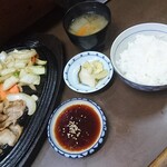 春駒食堂 - 豚バラ焼肉定食