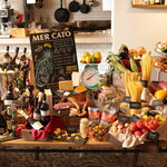 トラットリア サンタルチア - 肉、鮮魚、野菜、パスタ50種類以上が並ぶメルカート市場