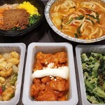 LAWSON - 料理写真:野菜を食べるビビンバ(399円)/チゲ鍋うどん入り(538円)/鶏肉とカシューナッツ炒め(298円)/チーズタッカルビ(298円)/青菜とガーリック炒め(248円)