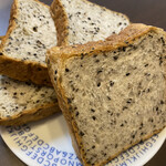 ブラッスリー・バーゼル - ８枚に切って即冷凍庫へ