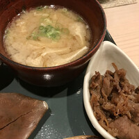 北新地 君しま - 牛しぐれ煮、具沢山の豚汁