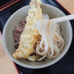 製麺七や - 麺のリフトアップ