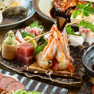 旬の鮮魚を使用した「お造り盛り合わせ」