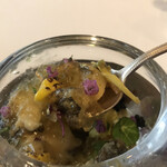 レストラン マノワ - ムニュールミエール５８０８円。和歌山県産天然あわびと焼きとうもろこしのムース 鮑のコンソメジュレ キャビア添え。鮑の味が濃く、とーっても美味しくいただきました（╹◡╹）（╹◡╹）