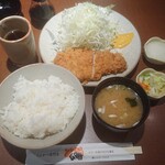 卯作 - ロースかつ定食¥800-