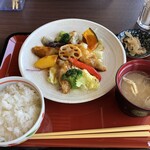 クルール - 白身魚と彩り野菜の黒酢ソース定食９７０円也