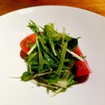 ホルモン焼 婁熊東京 - 久松農園 野菜の「サラダ」〜こだわりのトマトと共に〜新鮮!