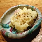 ホルモン焼 婁熊東京 - ポテトサラダは、マヨネーズまで自家製♪