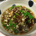 浅草名代らーめん 与ろゐ屋 - 【ざるらーめん】つけ汁... 三つ葉・ネギがタップリと...