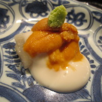 神楽坂 石かわ - 雲丹　白芋茎　生胡麻豆腐の和え物