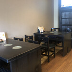 かどや - テーブル席