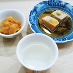 日本橋蛎殻町 すぎた - 甘く煮付けた鮟肝と蝦夷ばふんうに、新政の陽乃鳥