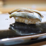 日本橋蛎殻町 すぎた - 九州産の片身二枚漬けのこはだ