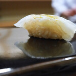 日本橋蛎殻町 すぎた - ヒラメの昆布締め