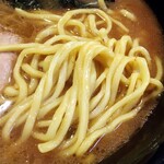 家系ラーメン クックら - 麺は気持ち柔らかめでした。