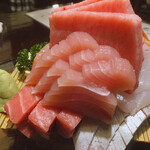 とっくりや - ブリ、カジキ、マグロ大トロ、中トロ　ジェンが盛り
