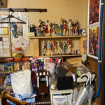 遊酒食堂 宇都宮 - 店内に飾られたフィギュアなど。
      
      店主の趣味ではなく
      常連さんの持ち込みです